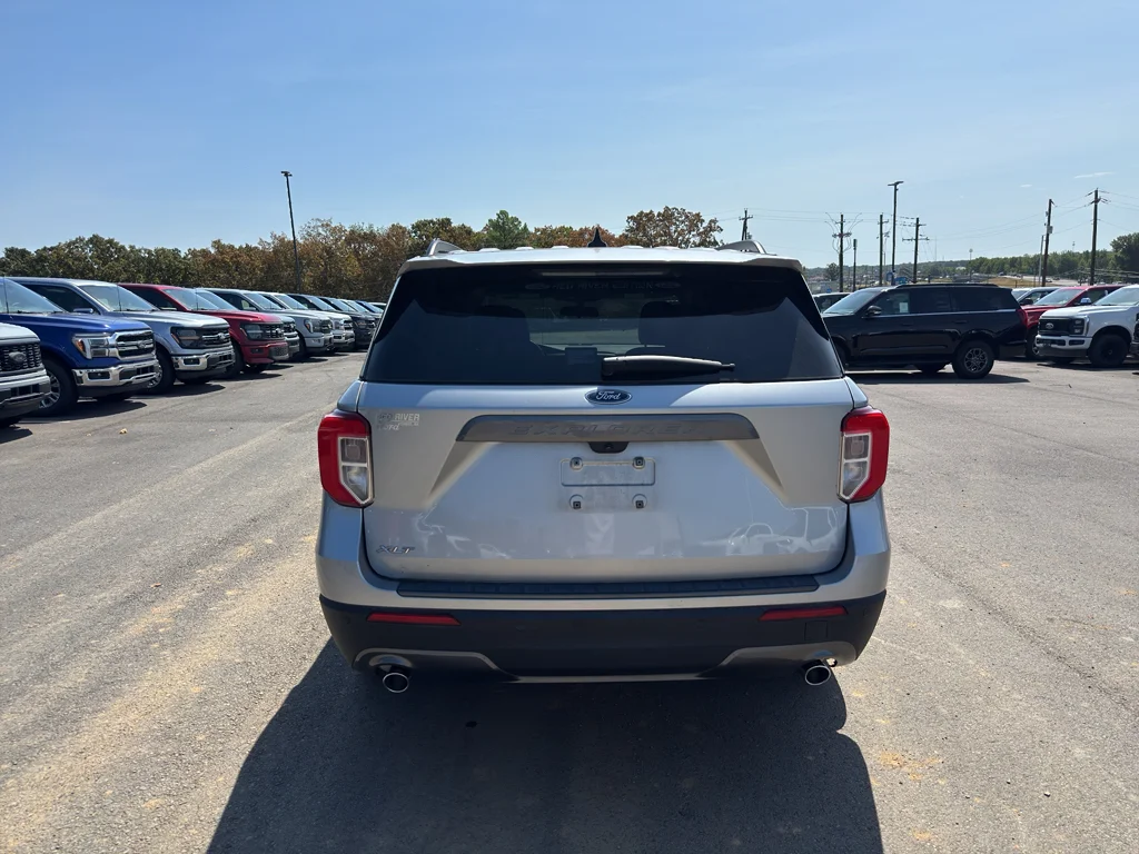 Certified Used 2023 Iconic Silver Metallic Ford XLT image 6