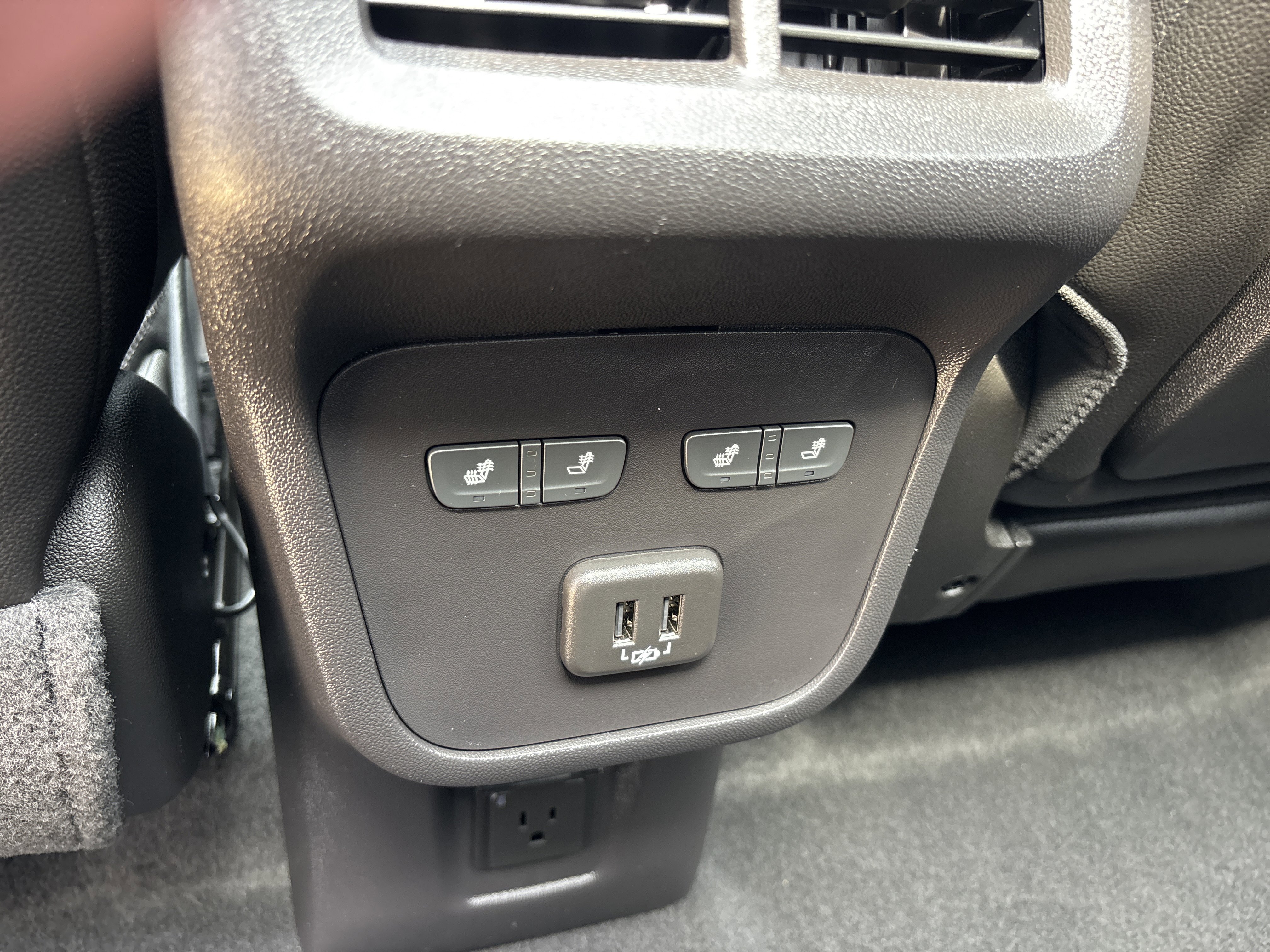 Used 2024 Downpour Metallic GMC Denali image 17