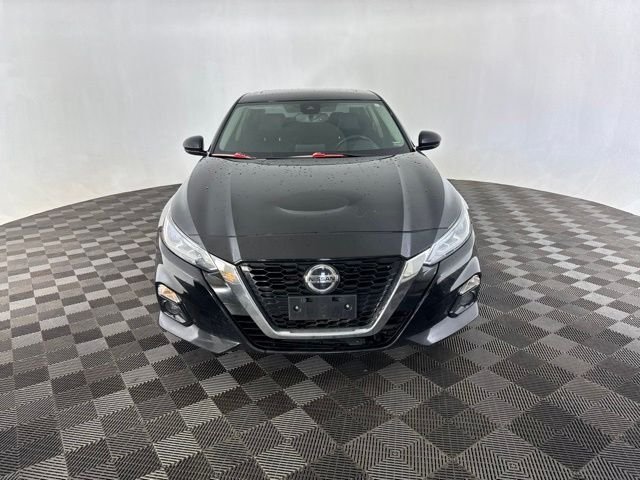 Used 2020 Black Nissan 2.5 SL image 2