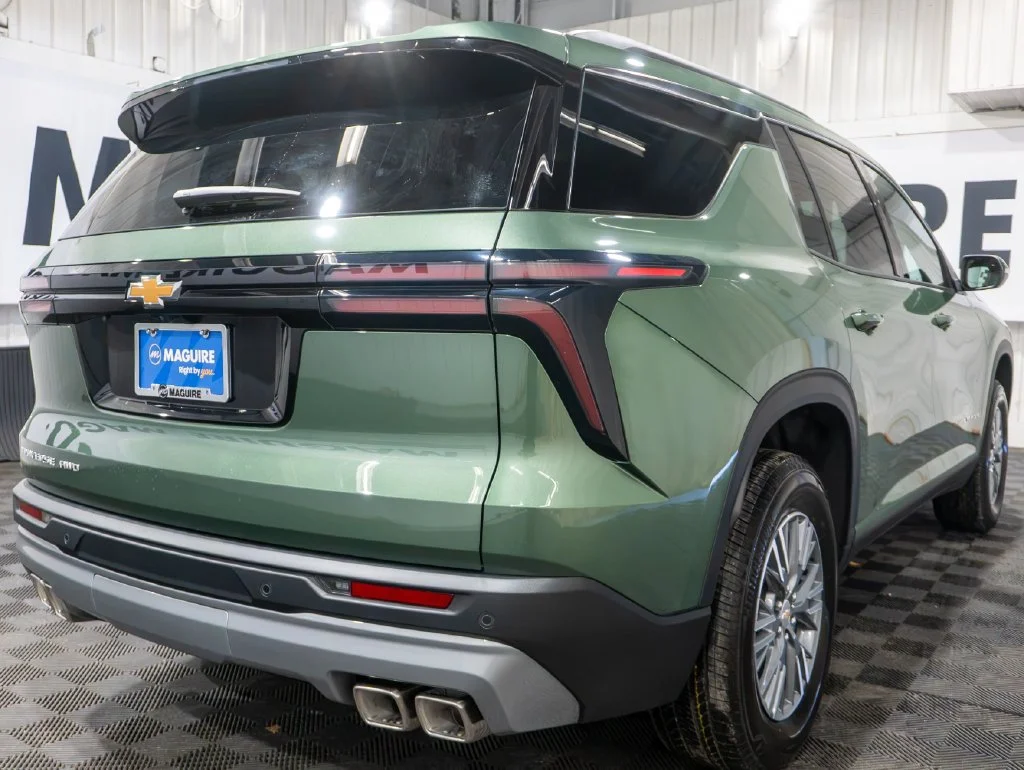 New 2027 Trillium Green Metallic Chevrolet LT image 5