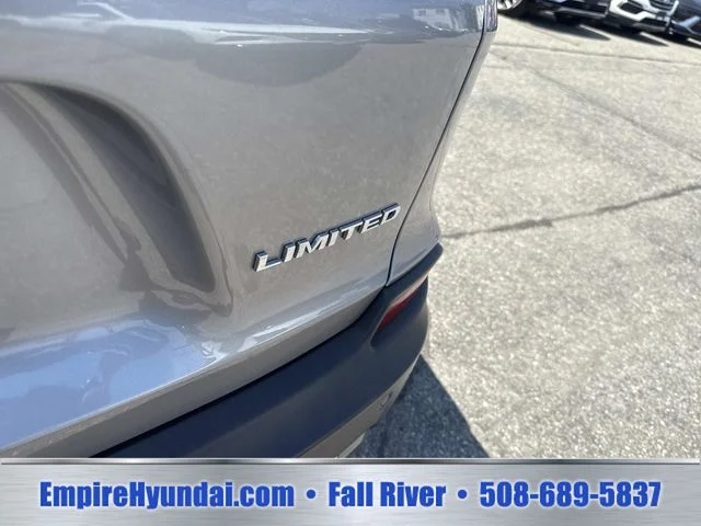 Used 2019 Silver Jeep Limited image 6