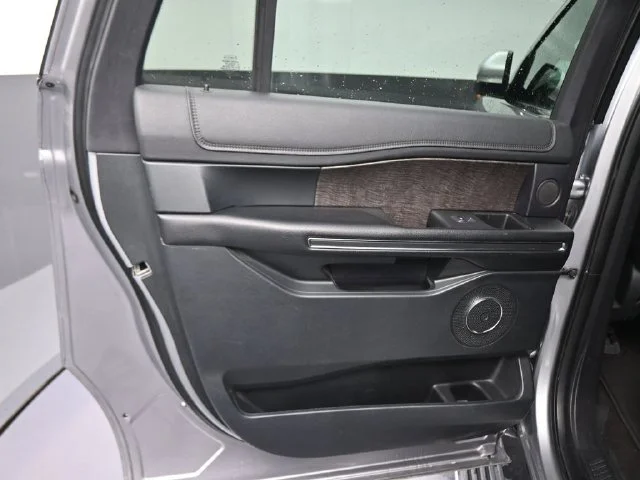 Used 2020 Silver Ford Limited image 18