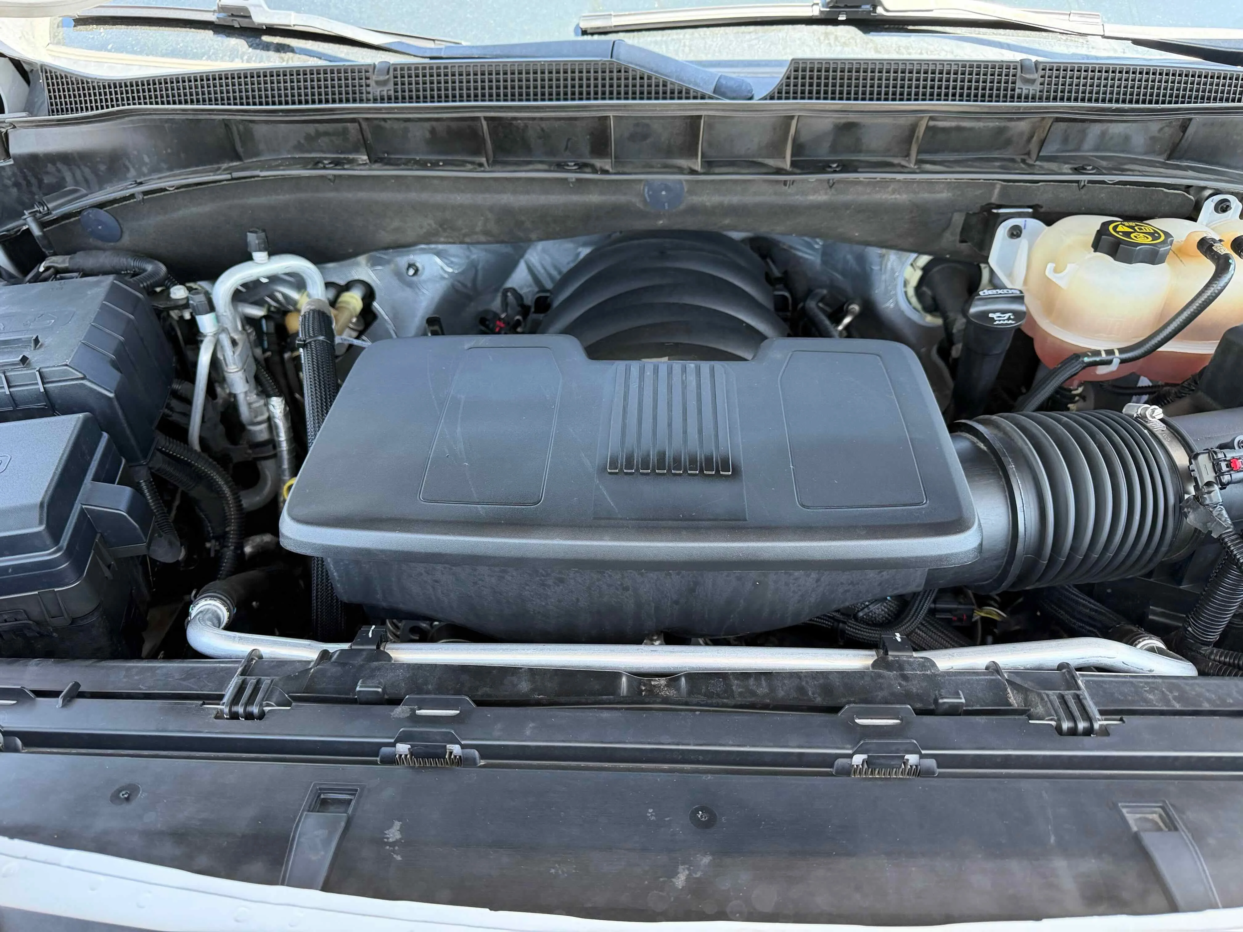 Used 2022 White Chevrolet LS image 33