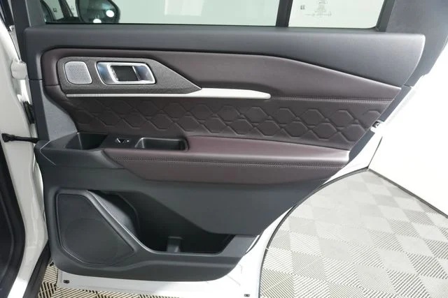 New 2027 Star White Metallic Tri-Coat Ford Platinum™ image 32