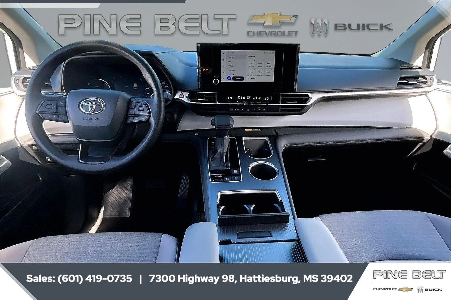 Used 2025 Ice Cap Toyota LE 8-Passenger image 13