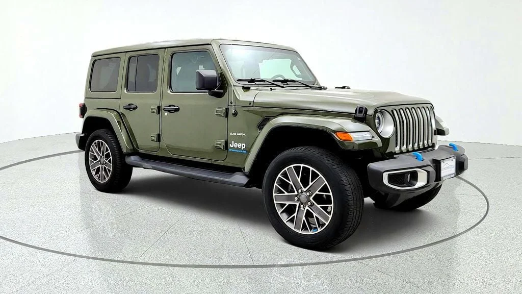 Used 2023 Sarge Green Clearcoat Jeep Sahara 4x4 image 3