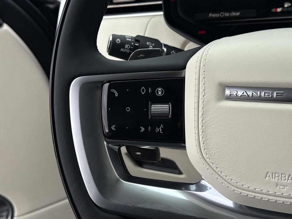 New 2026 Tourmaline Brown in Satin finish Land Rover SE image 7