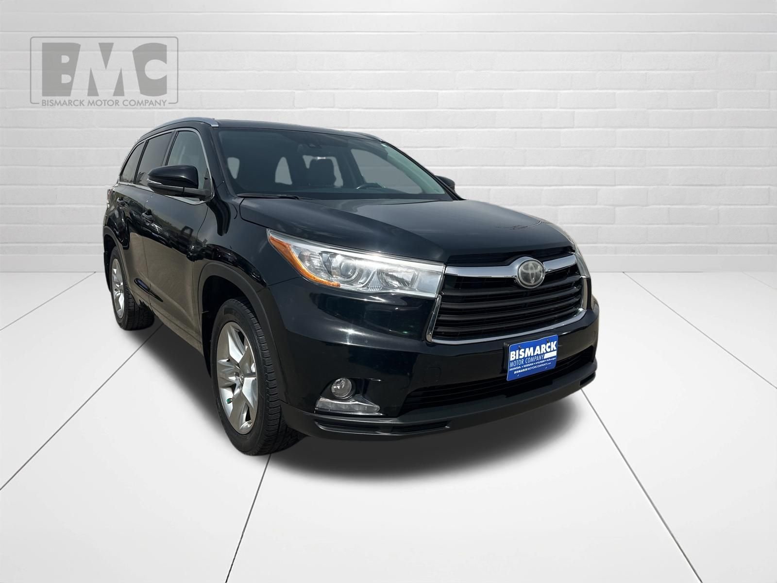 Used 2014 Black Toyota Limited image 2