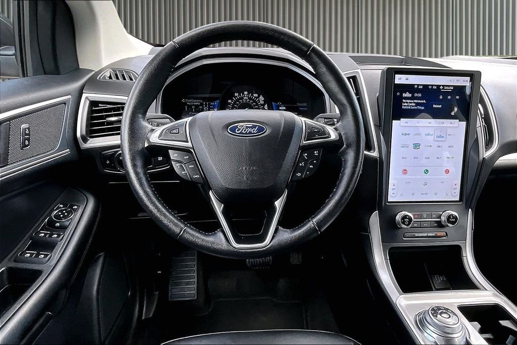 Used 2023 Gray Ford SEL image 6