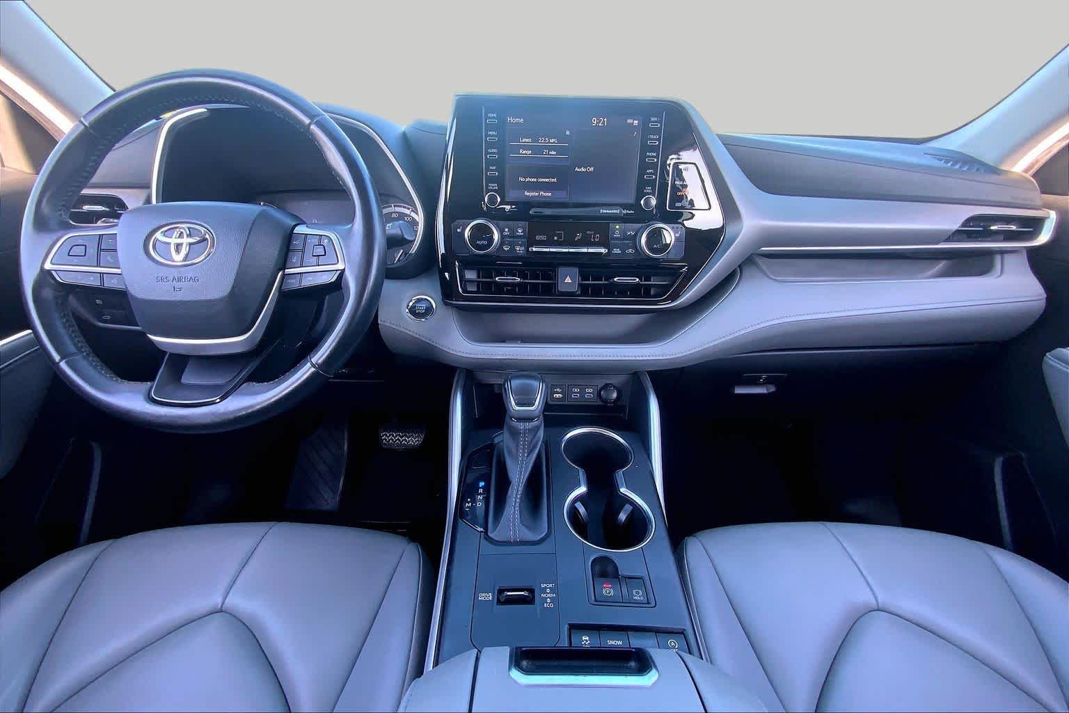 Used 2022 Opulent Amber Toyota XLE image 28
