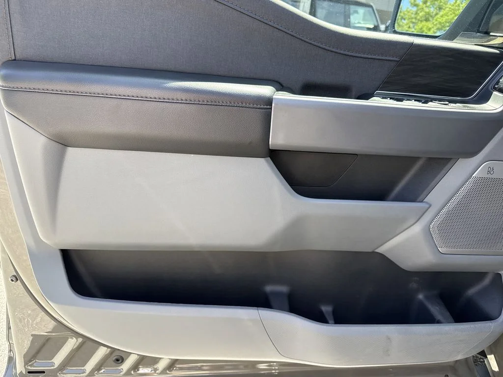 Used 2025 Gray Ford Lariat image 10