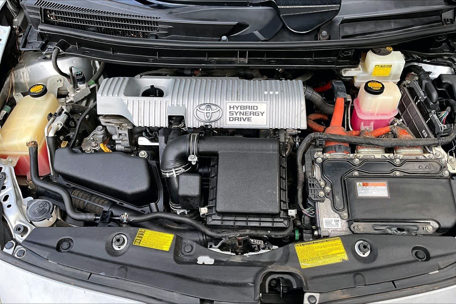 Used 2013 Classic Silver Metallic Toyota Two image 31
