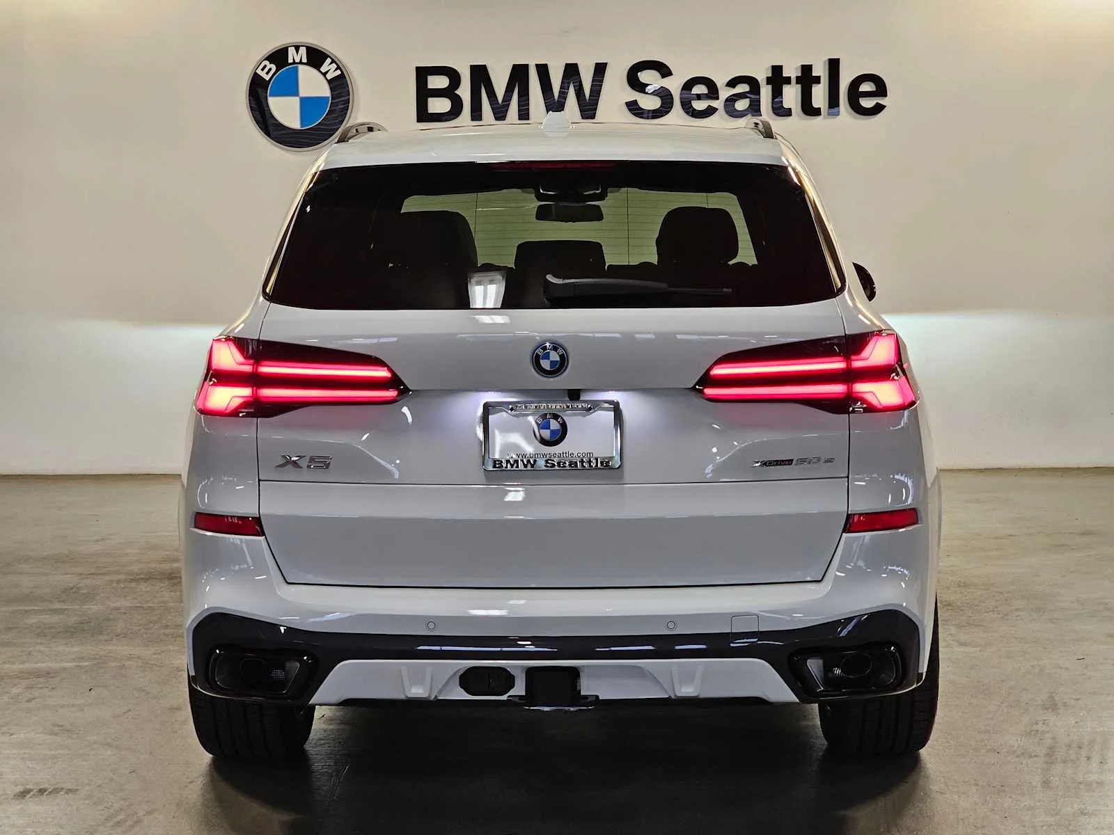 New 2026 Alpine White BMW xDrive50e image 5