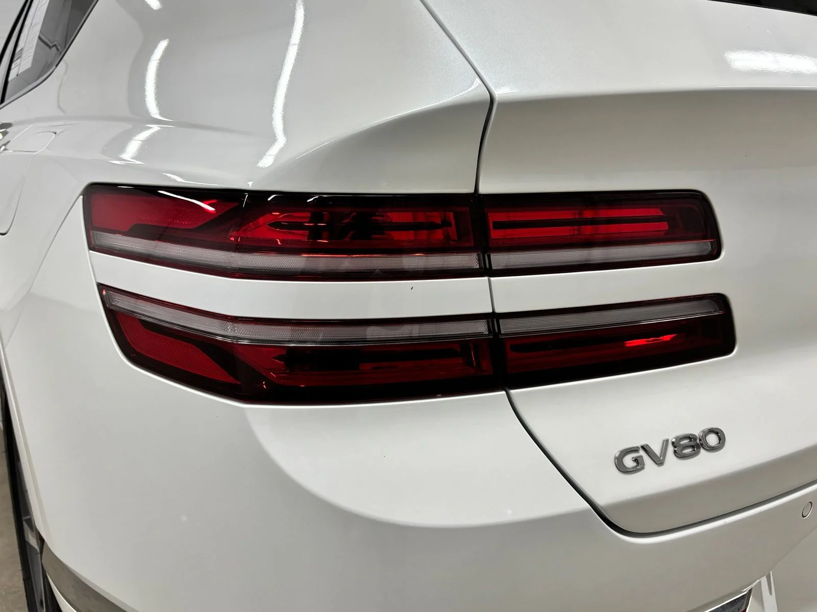 Used 2025 White Genesis 3.5T Advanced image 8