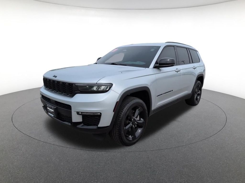 Used 2025 Silver Jeep Limited image 13