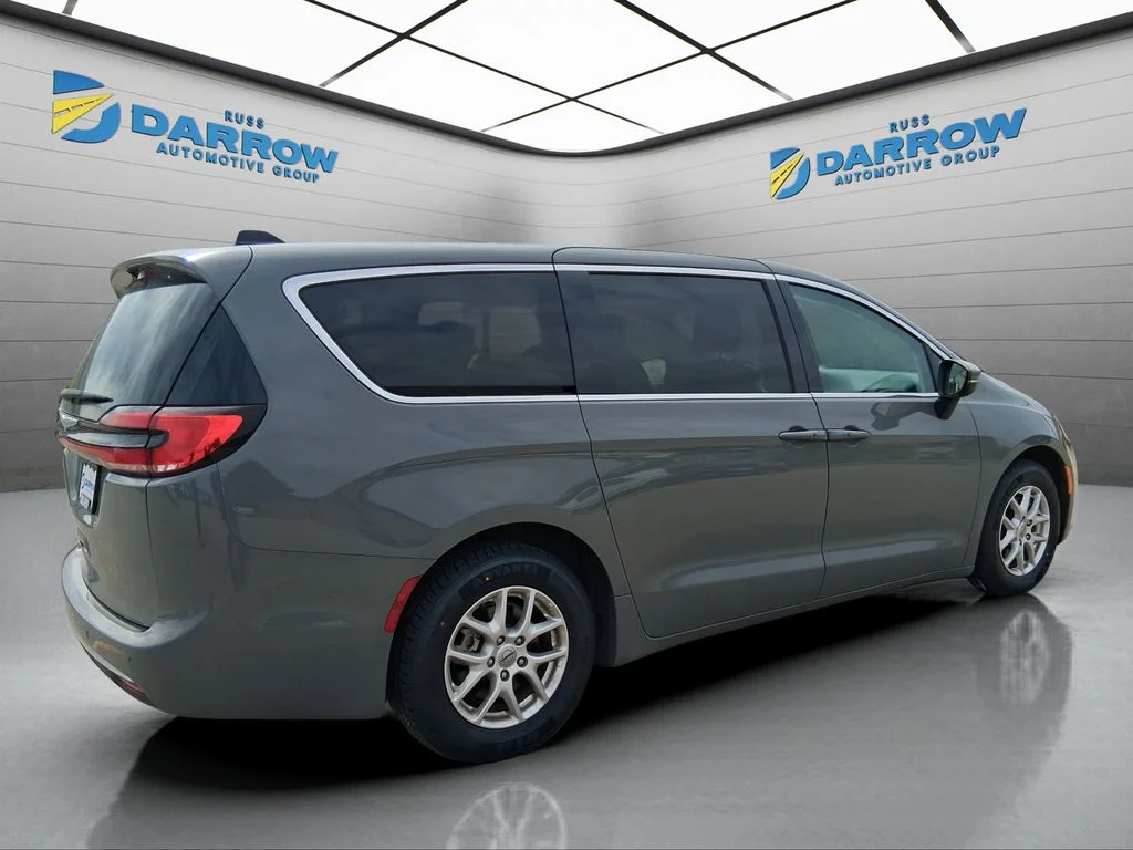 Used 2023 White Chrysler Touring L image 5