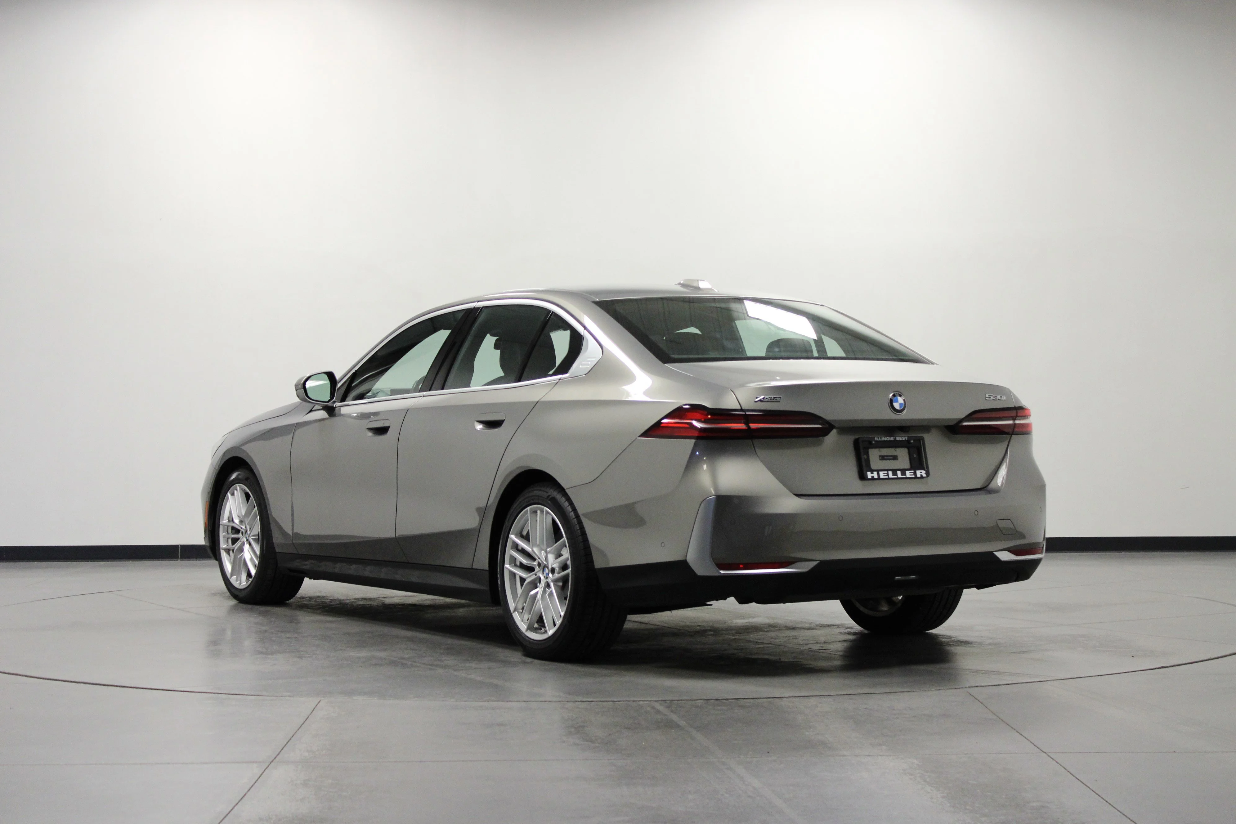 Used 2024 Oxide Grey Metallic BMW 530i xDrive image 6