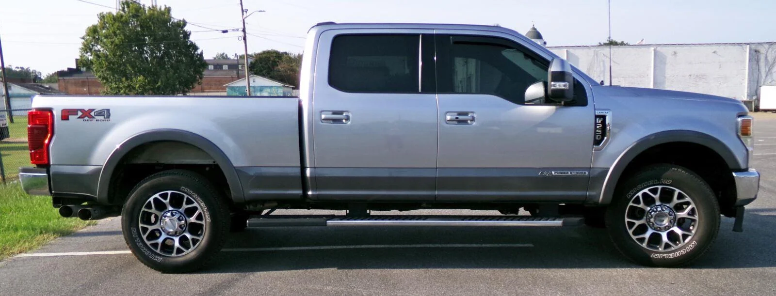 Used 2022 Iconic Silver/Carbonized Gray Ford Lariat image 4