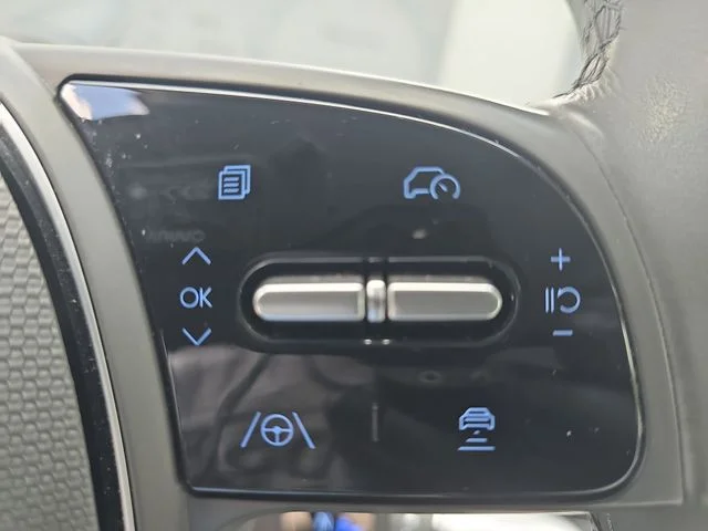Used 2023 Gray Hyundai SEL image 18