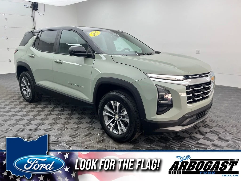 Used 2025 Green Chevrolet LT image 1