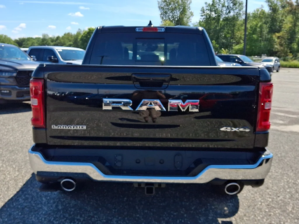 New 2027 Diamond Black Crystal Pearl-Coat Exterior Paint RAM Laramie image 7