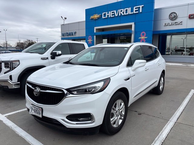 Used 2019 White Buick Essence image 1
