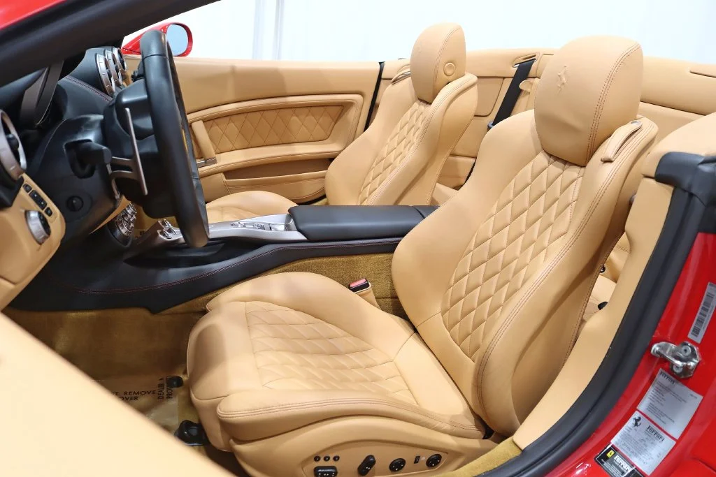 Used 2012 Red Ferrari Base image 23