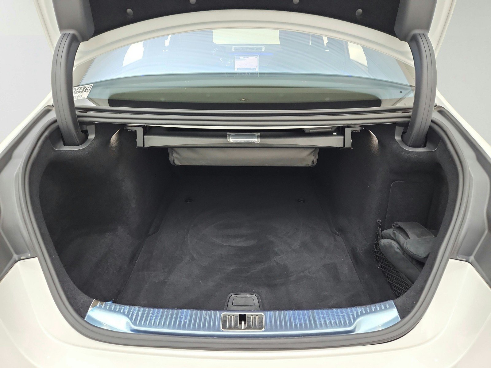 Certified Used 2023 MANUFAKTUR Diamond White Mercedes-Benz S 580 image 32