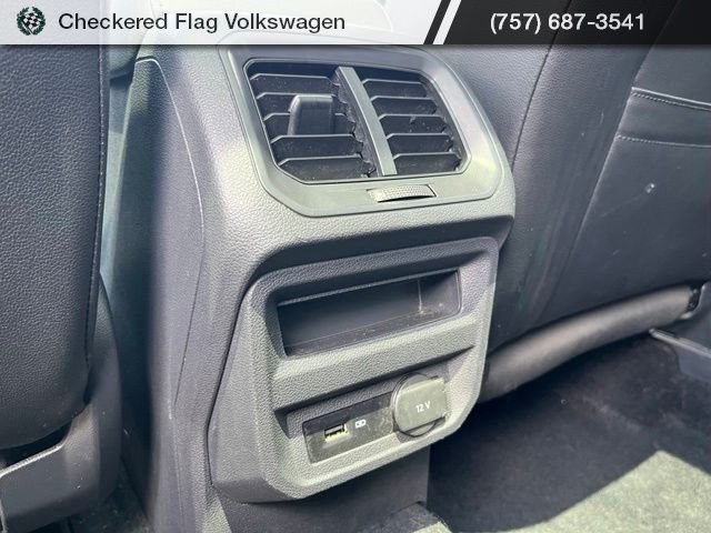 Used 2019 Pure White Volkswagen 2.0T SEL Premium 4Motion image 28