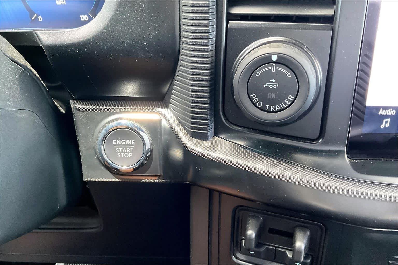 Used 2024 Agate Black Metallic Ford LARIAT image 33