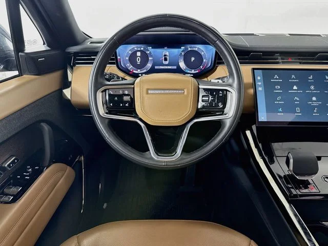 Used 2024 Blue Land Rover SE image 25