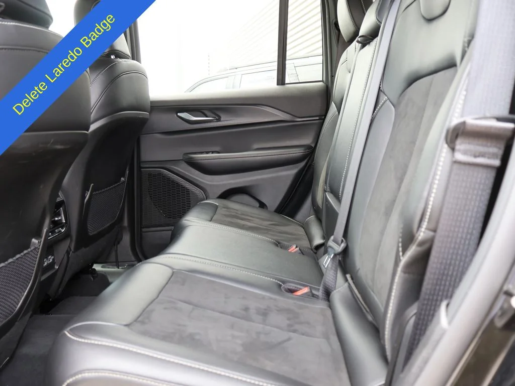 Used 2025 Black Jeep Altitude image 18