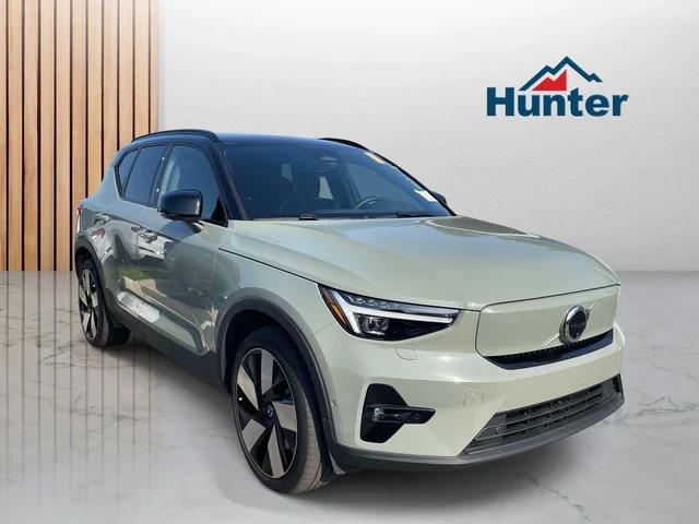 2023 Volvo XC40 P8 Ultimate