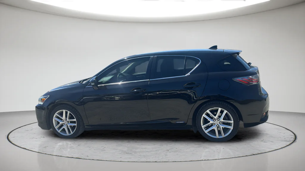 Used 2014 Black Lexus 200h image 10