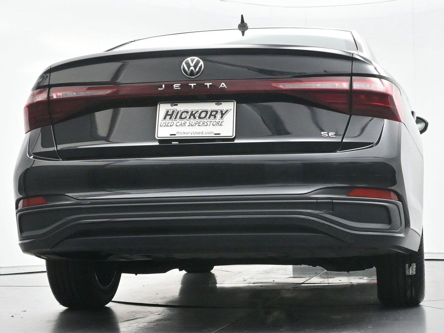 Used 2025 Deep Black Pearl Volkswagen SE image 49