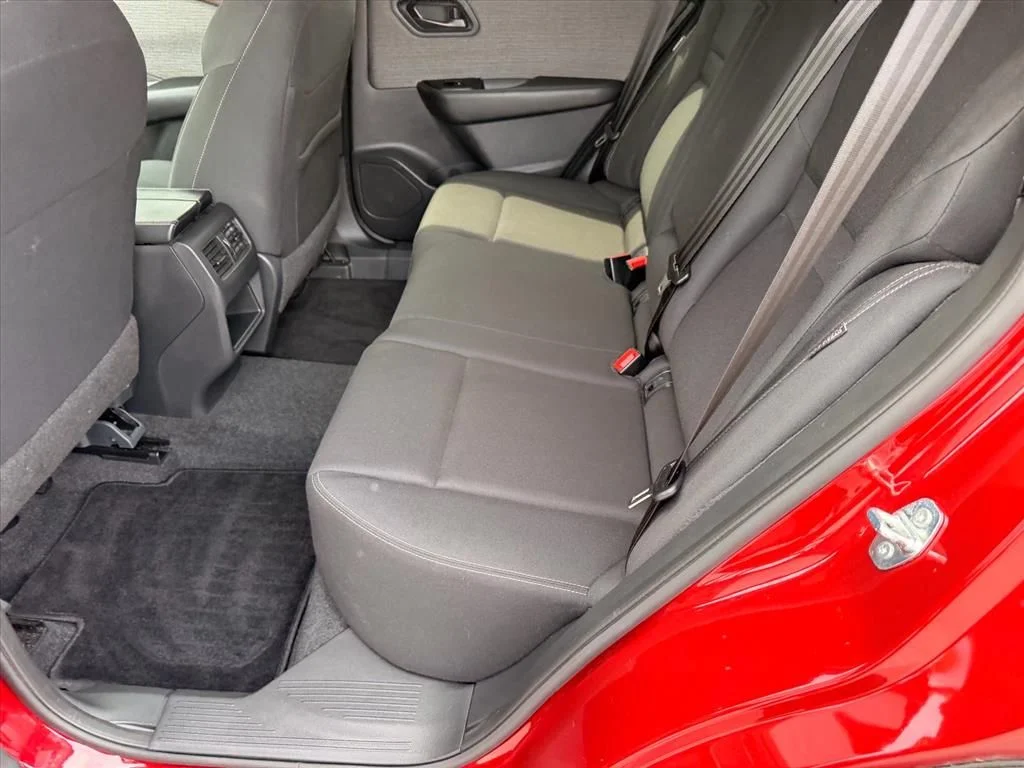 Used 2023 Red Nissan S image 10