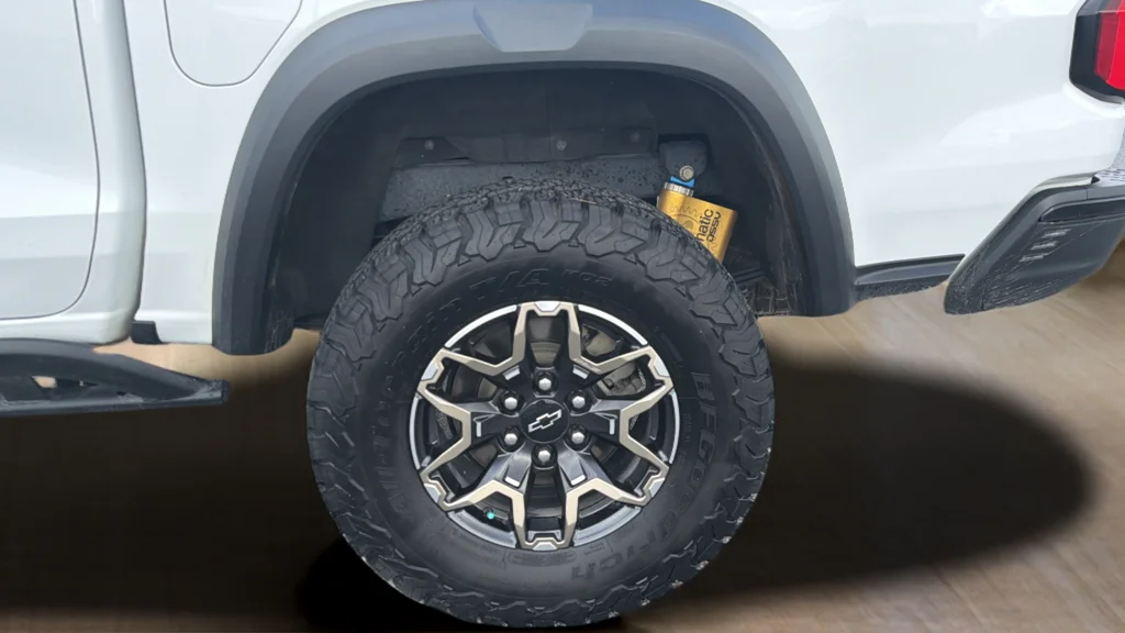 Used 2023 White Chevrolet ZR2 image 17