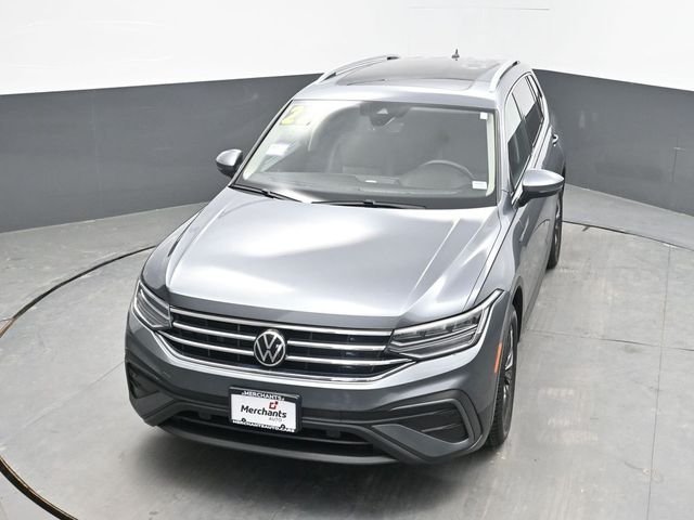 Used 2022 Gray Volkswagen 2.0T SE image 19
