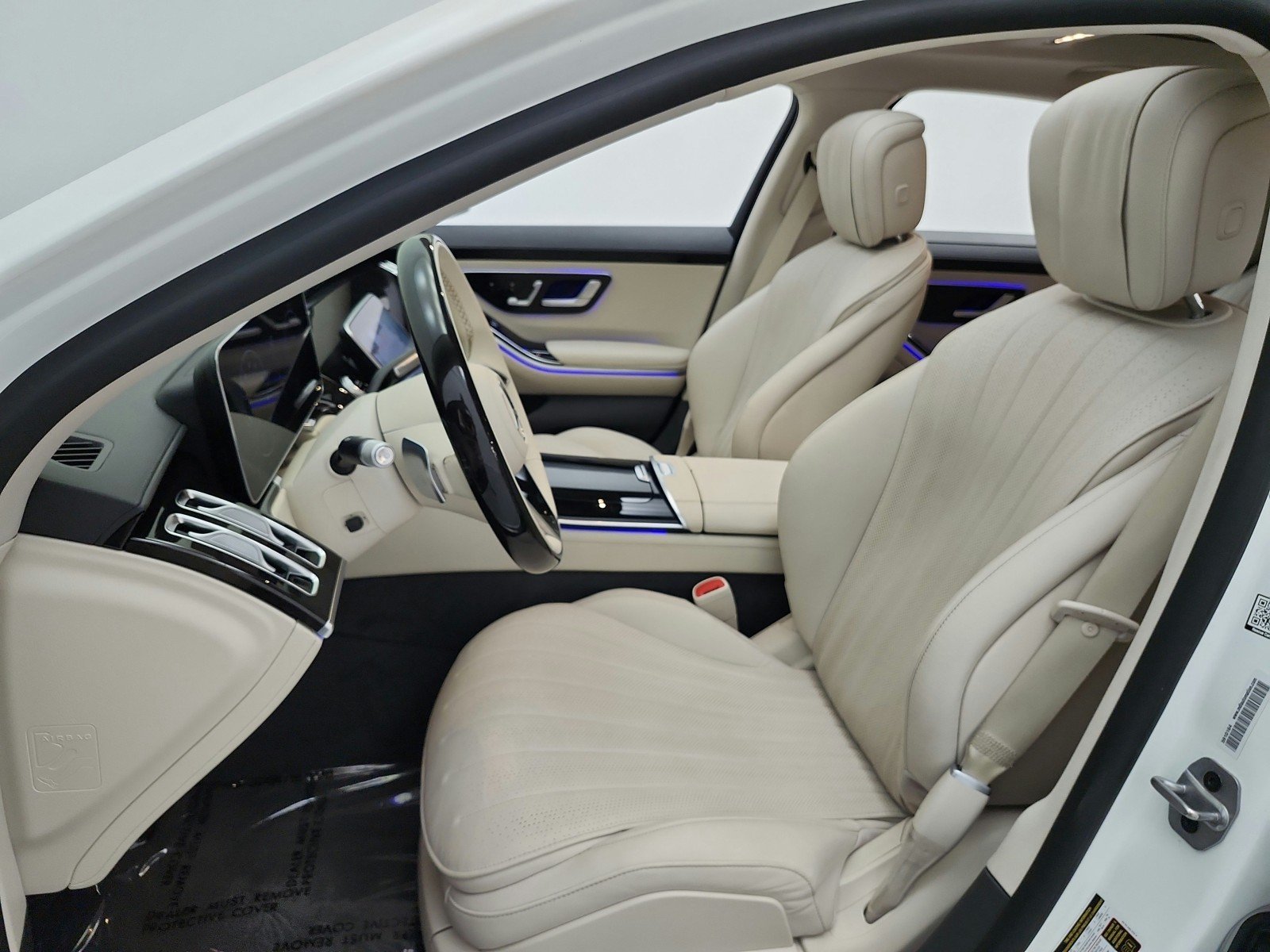 Certified Used 2023 MANUFAKTUR Diamond White Mercedes-Benz S 500 4MATIC® Sedan image 15