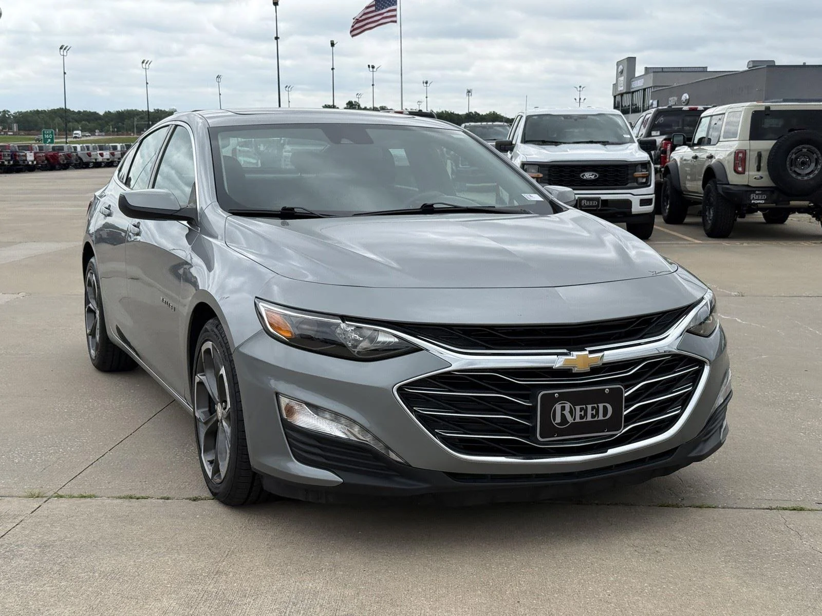 Used 2024 Chevrolet Malibu 1LT with VIN 1G1ZD5ST5RF107113 for sale in Kansas City