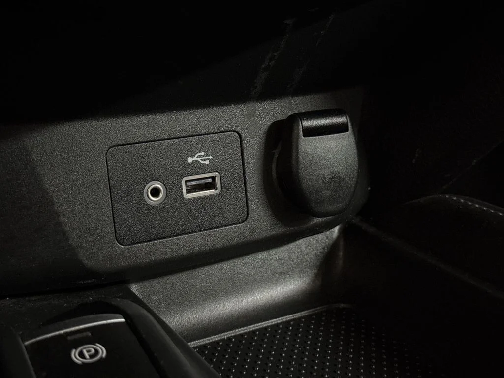 Used 2019 Gun Metallic Nissan SL image 31