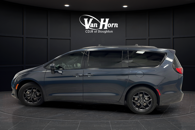 Used 2020 Maximum Steel Metallic Clearcoat Chrysler Touring L image 4