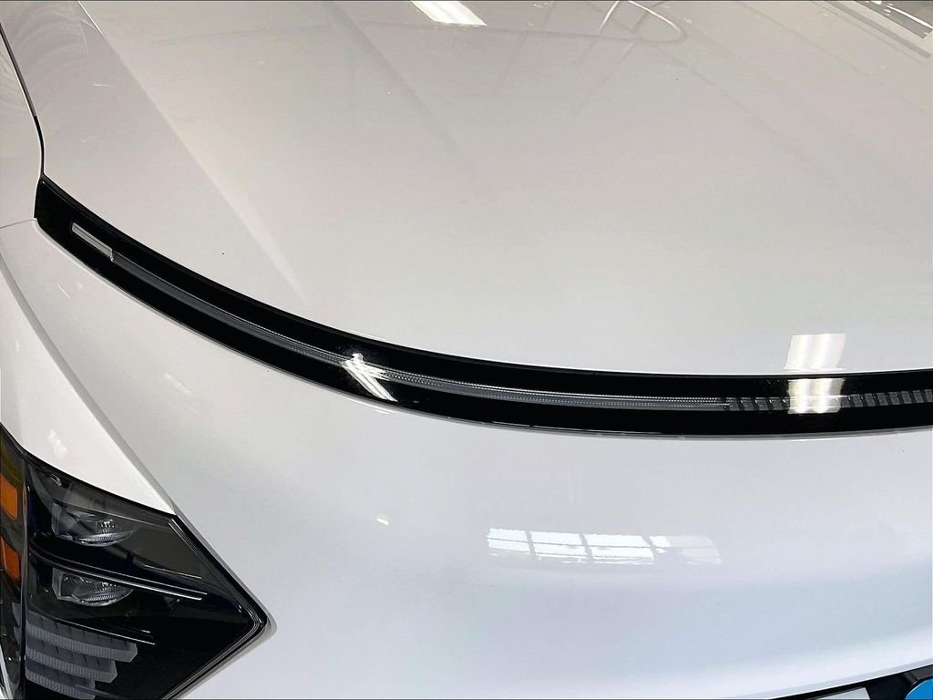 Used 2024 White Hyundai Limited image 31