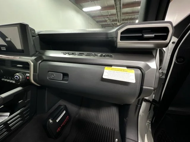 2026 Toyota Tacoma SR5 - Photo 25
