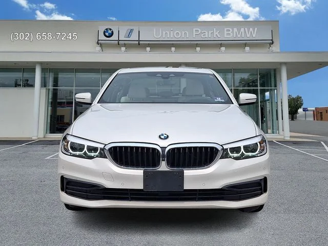 Used 2019 Mineral White Metallic BMW 530i xDrive image 2