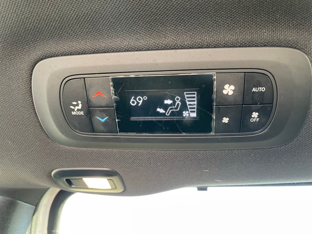 Used 2025 White Chrysler Limited image 55