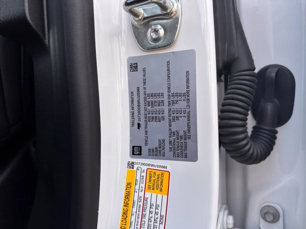 Used 2024 White GMC 3X image 29