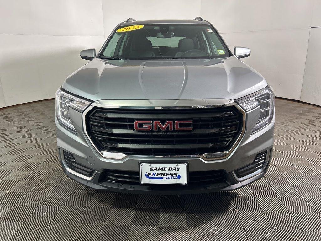 Used 2023 Sterling Metallic GMC SLE image 12