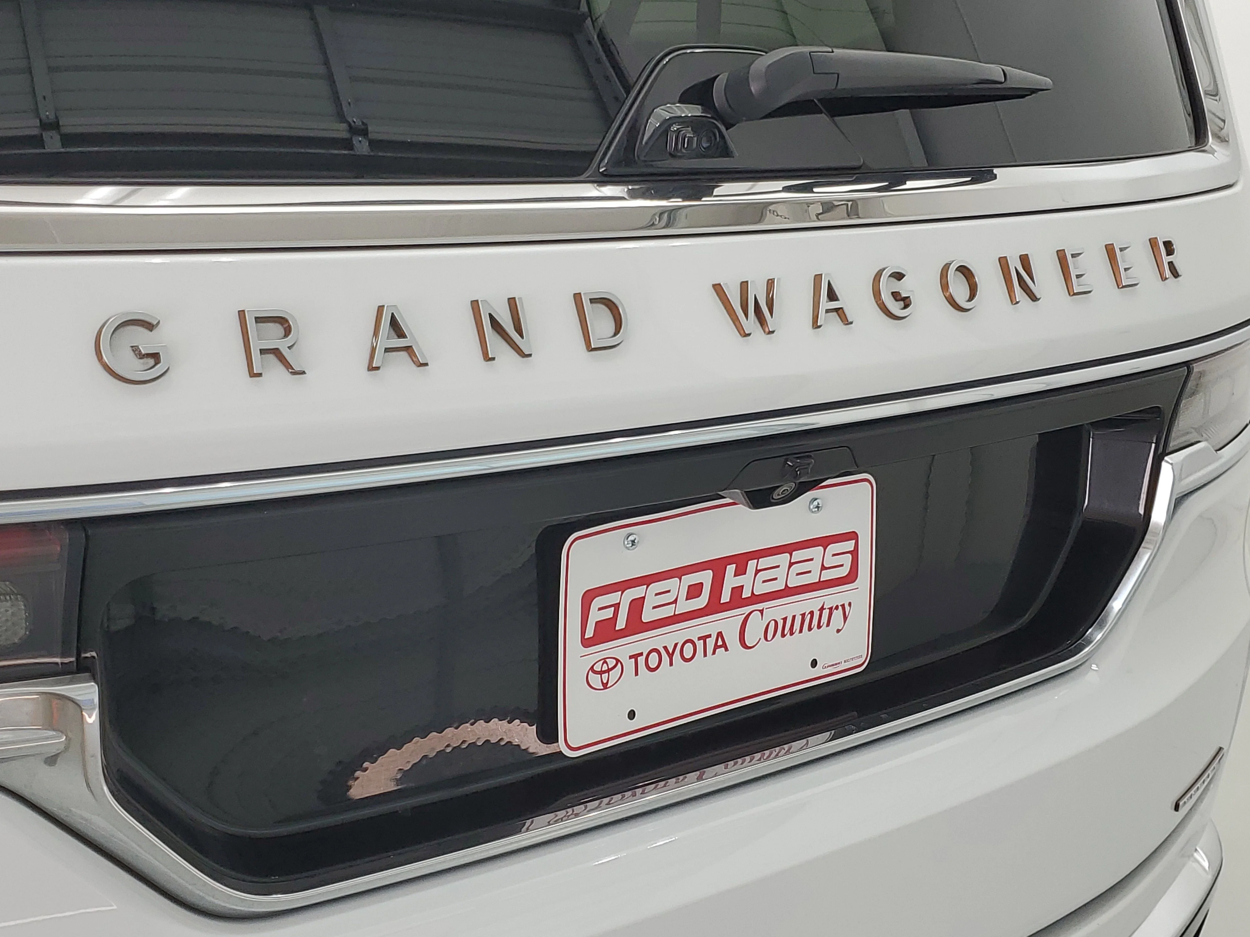 2024 Jeep Grand Wagoneer L Series III - Photo 8