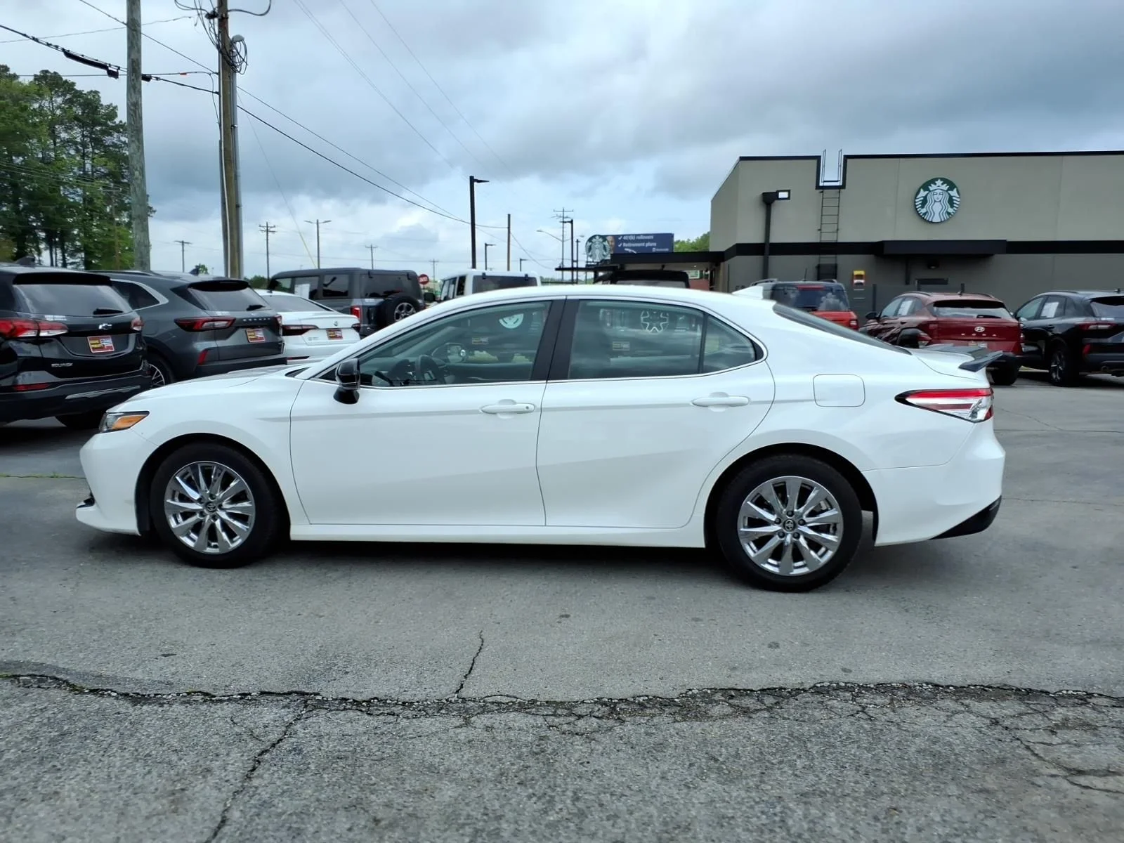 Used 2020 Toyota Camry LE with VIN 4T1C11AK9LU374924 for sale in Hartselle, AL